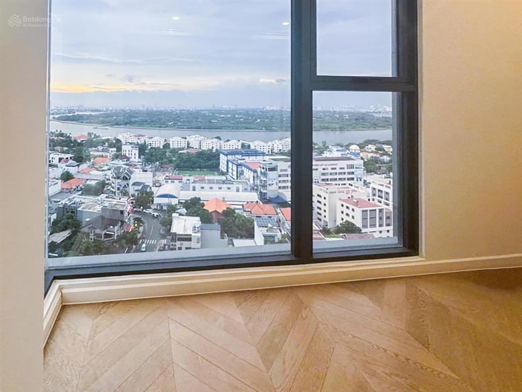 Bán căn hộ tại lumiere riverside gồm 3 phòng ngủ tầng cao view sông có sổ hồng
