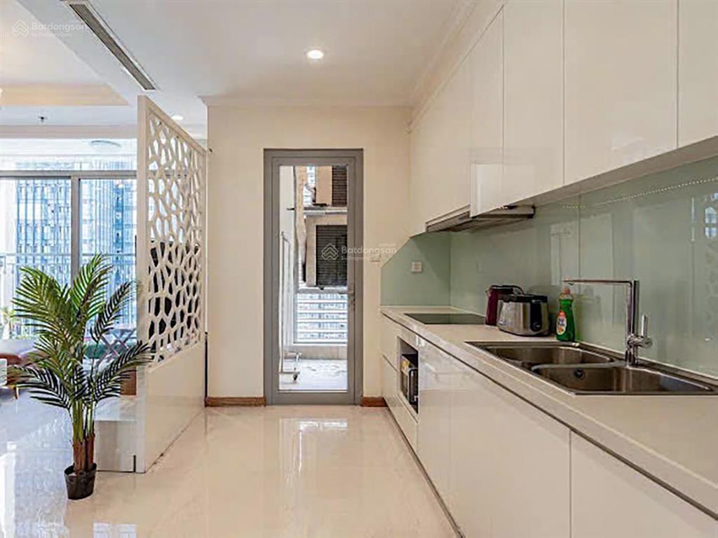 Bán căn hộ tại vinhomes central park tháp landmark 5 gồm 3 phòng ngủ view landmark 81 có sổ hồng