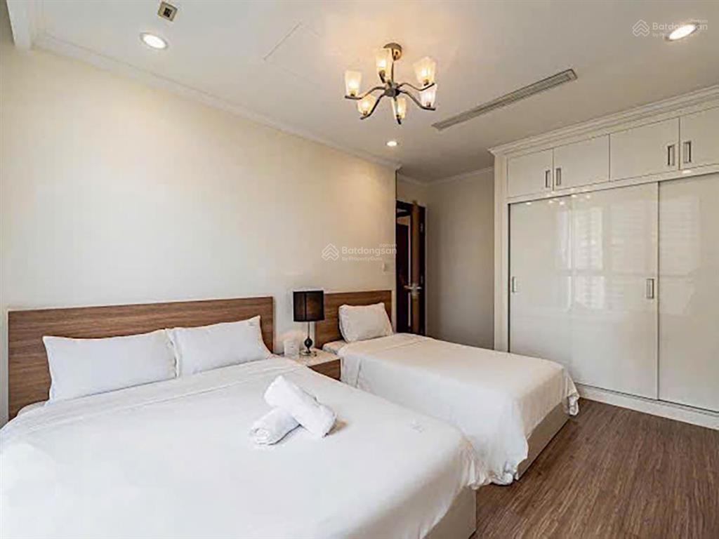 Bán căn hộ tại vinhomes central park tháp landmark 5 gồm 3 phòng ngủ view landmark 81 có sổ hồng