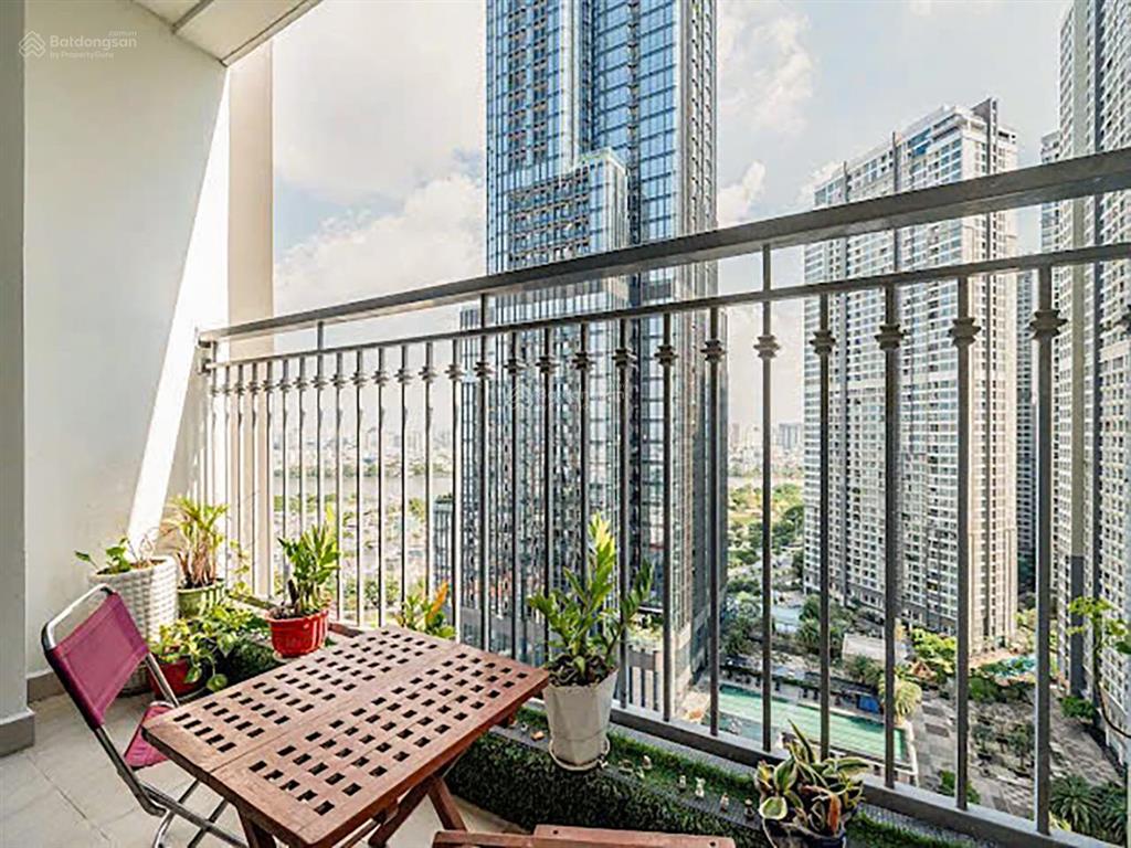 Bán căn hộ tại vinhomes central park tháp landmark 5 gồm 3 phòng ngủ view landmark 81 có sổ hồng