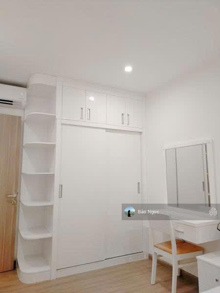 Chủ kẹt tiền bán gấp chung cư sài gòn town  t.phú  60m2  2pn2wc  1,80tỷ.