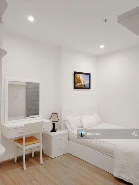 Chủ kẹt tiền bán gấp chung cư sài gòn town  t.phú  60m2  2pn2wc  1,80tỷ.