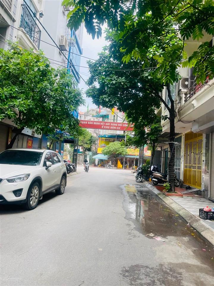 Mặt phố kinh doanh đỉnh ô tô tránh đỗ vỉa hè rộng nhà mới đẹp kđt văn quán vị trí