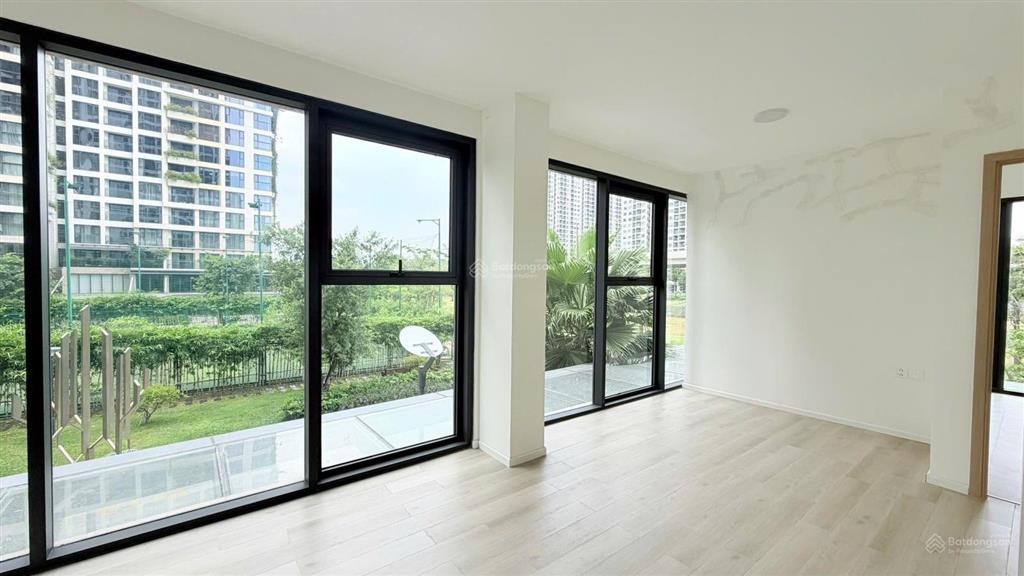 Bán shophouse mặt sảnh 2 mặt tiền tại masteri centre point, 17,5 tỷ, 144m2 bao đẹp tốt