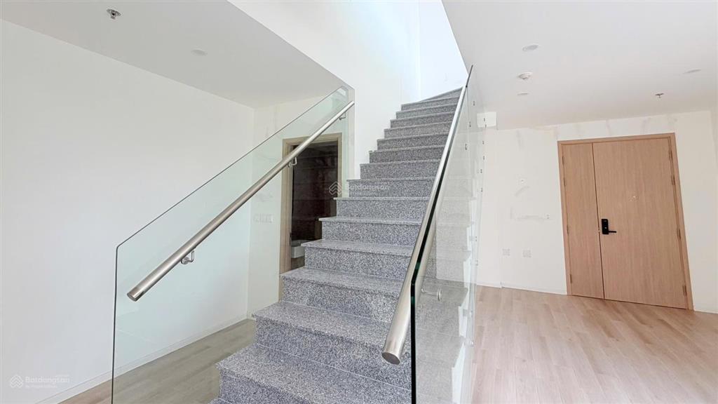 Bán shophouse mặt sảnh 2 mặt tiền tại masteri centre point, 17,5 tỷ, 144m2 bao đẹp tốt
