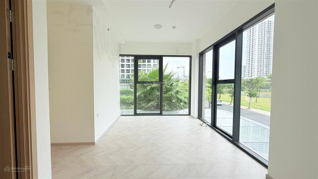 Bán shophouse mặt sảnh 2 mặt tiền tại masteri centre point, 17,5 tỷ, 144m2 bao đẹp tốt