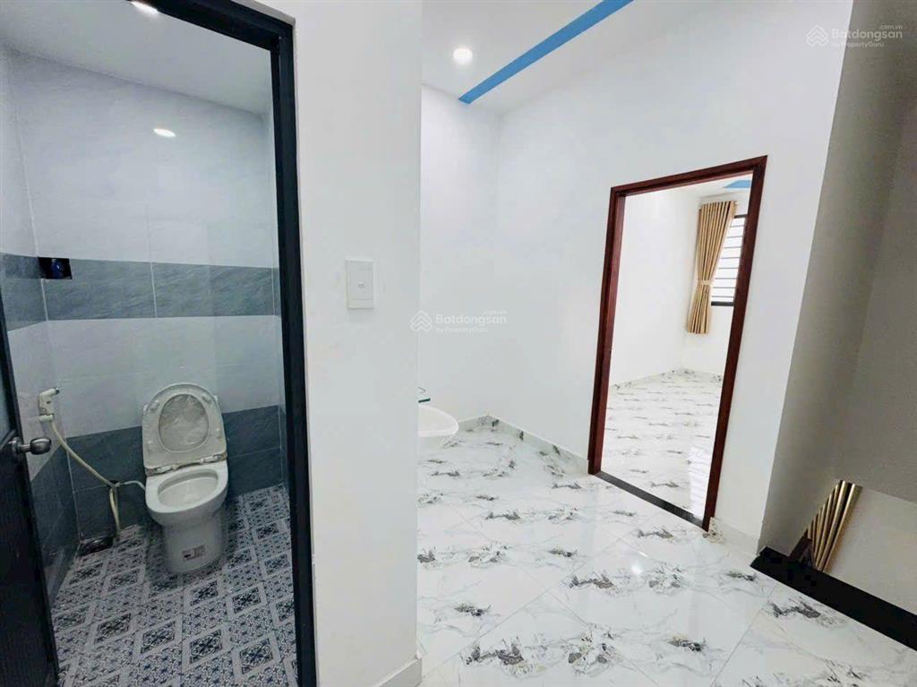 Bán gấp nhà mặt phố tại đt 824, dt 69m2, giá 975 triệu vnd