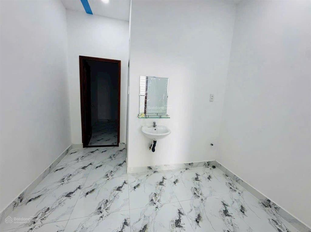 Bán gấp nhà mặt phố tại đt 824, dt 69m2, giá 975 triệu vnd