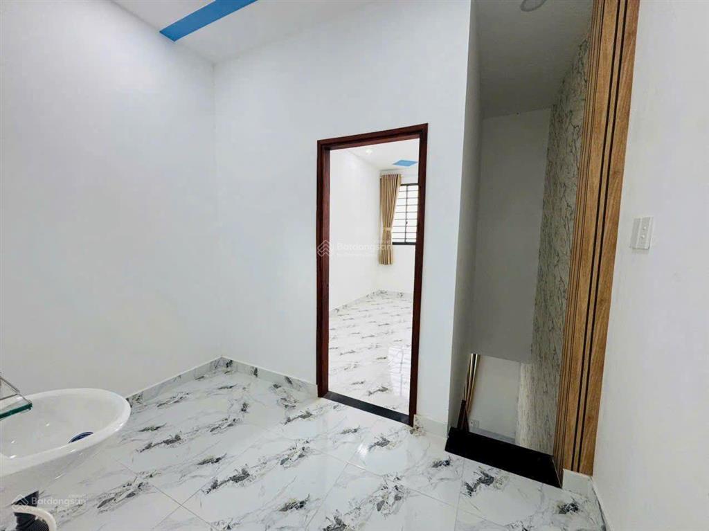 Bán gấp nhà mặt phố tại đt 824, dt 69m2, giá 975 triệu vnd