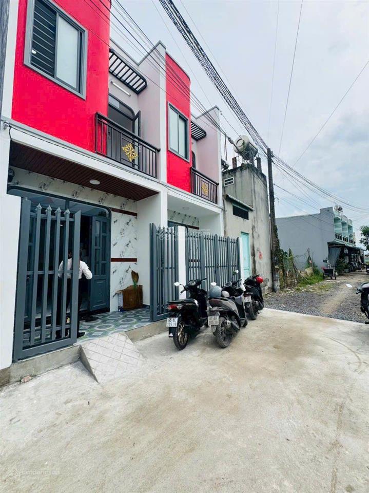 Bán gấp nhà mặt phố tại đt 824, dt 69m2, giá 975 triệu vnd