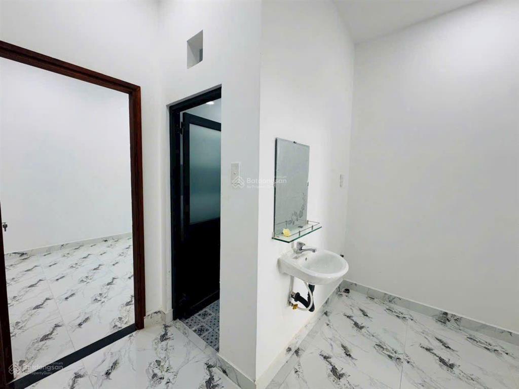Bán gấp nhà mặt phố tại đt 824, dt 69m2, giá 975 triệu vnd