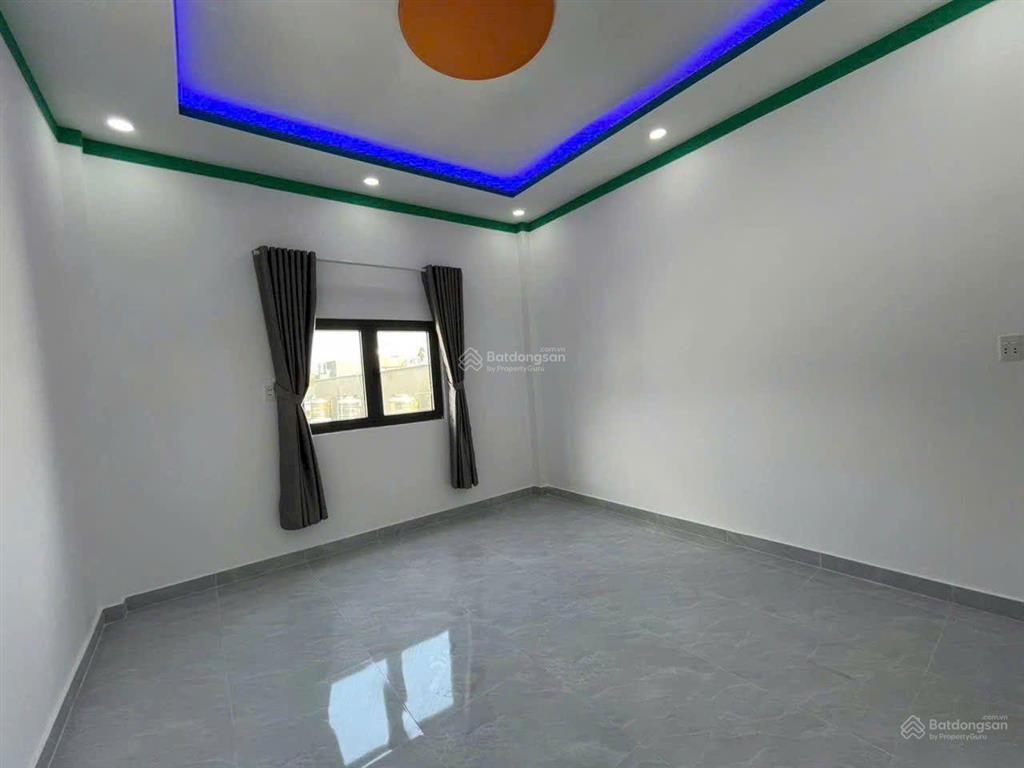 Bán gấp nhà mặt phố đt 824, 150m2, 2,899 tỷ, 3pn, 3wc, đầy đủ nội thất