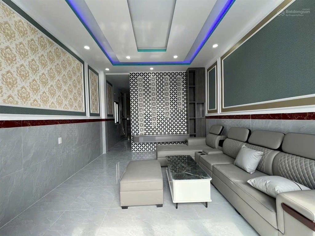 Bán gấp nhà mặt phố đt 824, 150m2, 2,899 tỷ, 3pn, 3wc, đầy đủ nội thất