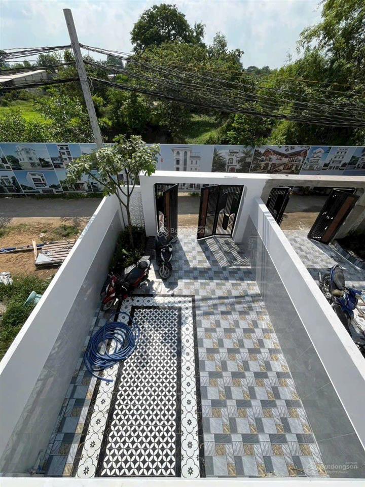 Bán gấp nhà mặt phố đt 824, 150m2, 2,899 tỷ, 3pn, 3wc, đầy đủ nội thất