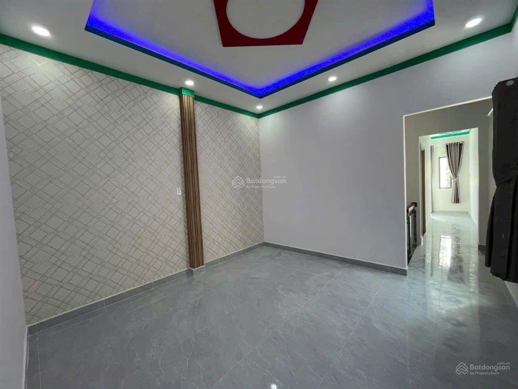 Bán gấp nhà mặt phố đt 824, 150m2, 2,899 tỷ, 3pn, 3wc, đầy đủ nội thất