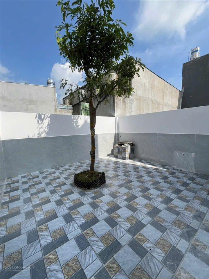 Bán gấp nhà mặt phố đt 824, 150m2, 2,899 tỷ, 3pn, 3wc, đầy đủ nội thất
