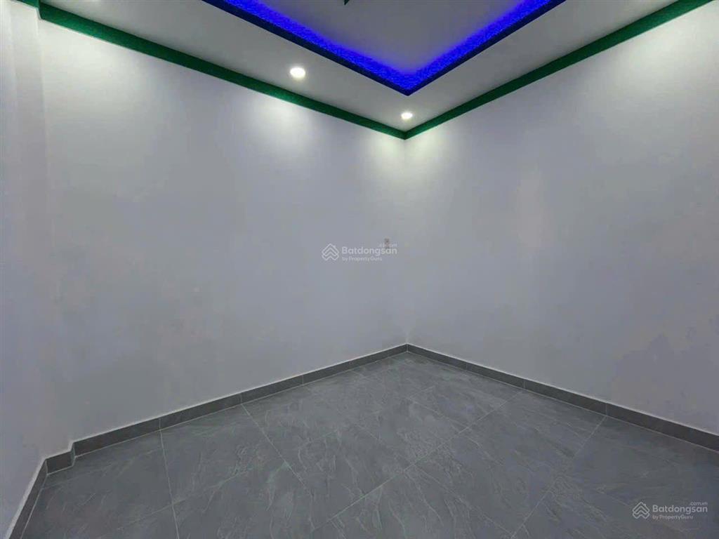 Bán gấp nhà mặt phố đt 824, 150m2, 2,899 tỷ, 3pn, 3wc, đầy đủ nội thất