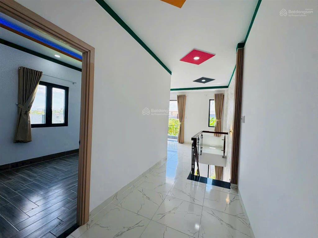 Bán nhà mặt ngõ tại đt 824, 2,599 tỷ, 140m2, giá tốt