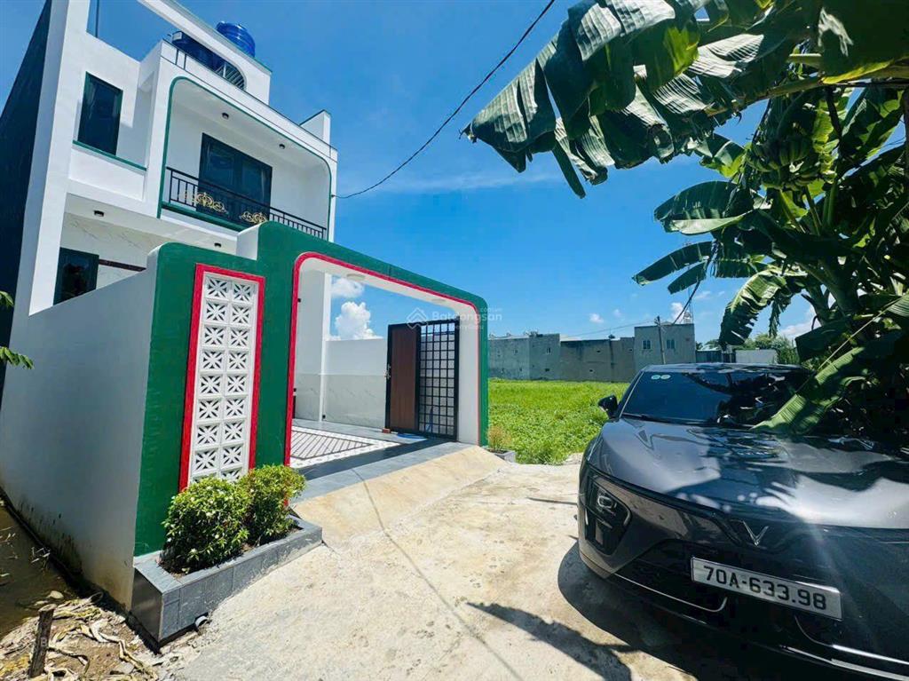 Bán nhà mặt ngõ tại đt 824, 2,599 tỷ, 140m2, giá tốt