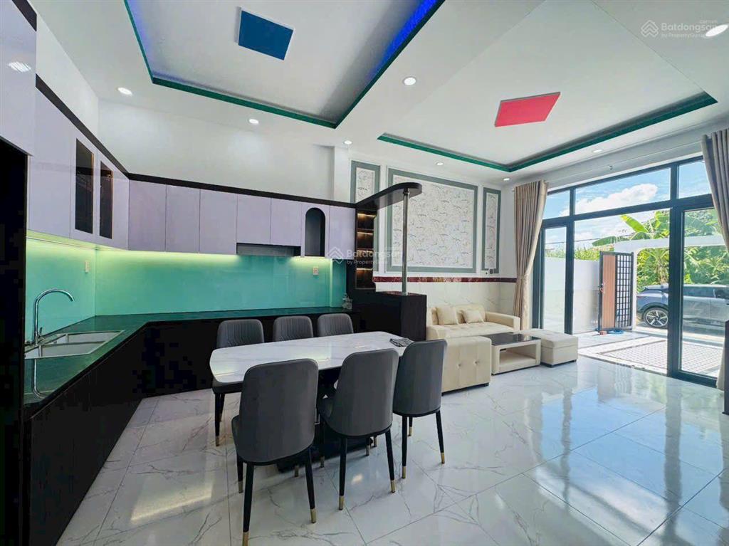 Bán nhà mặt ngõ tại đt 824, 2,599 tỷ, 140m2, giá tốt