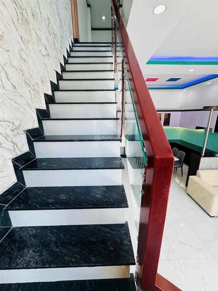 Bán nhà mặt ngõ tại đt 824, 2,599 tỷ, 140m2, giá tốt