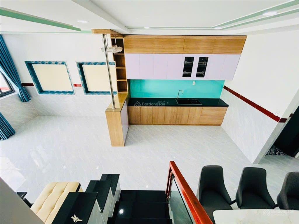 Nhà em cần bán gấp , ngộp lắm rồi anh chị ơi