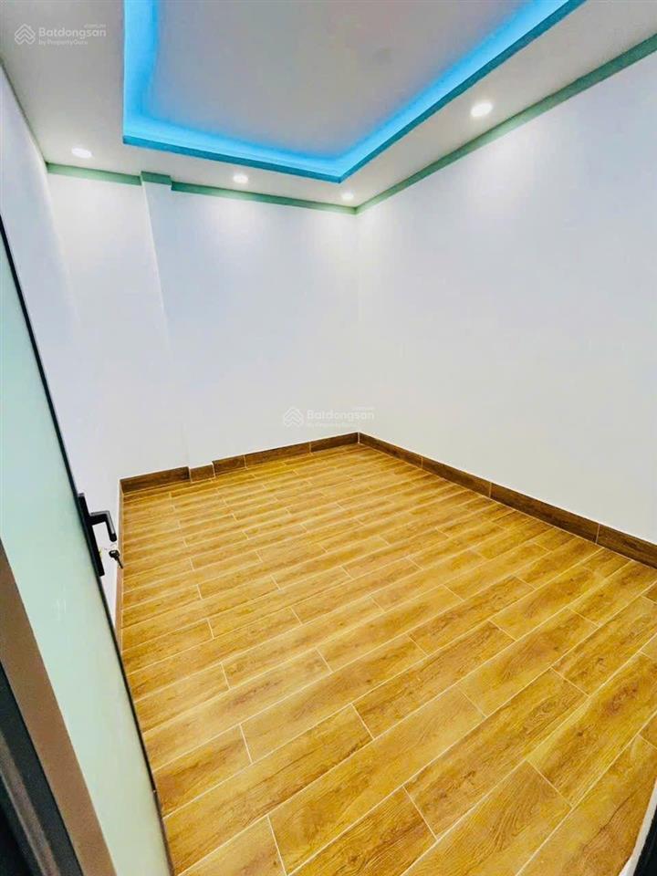 Nhà em cần bán gấp , ngộp lắm rồi anh chị ơi