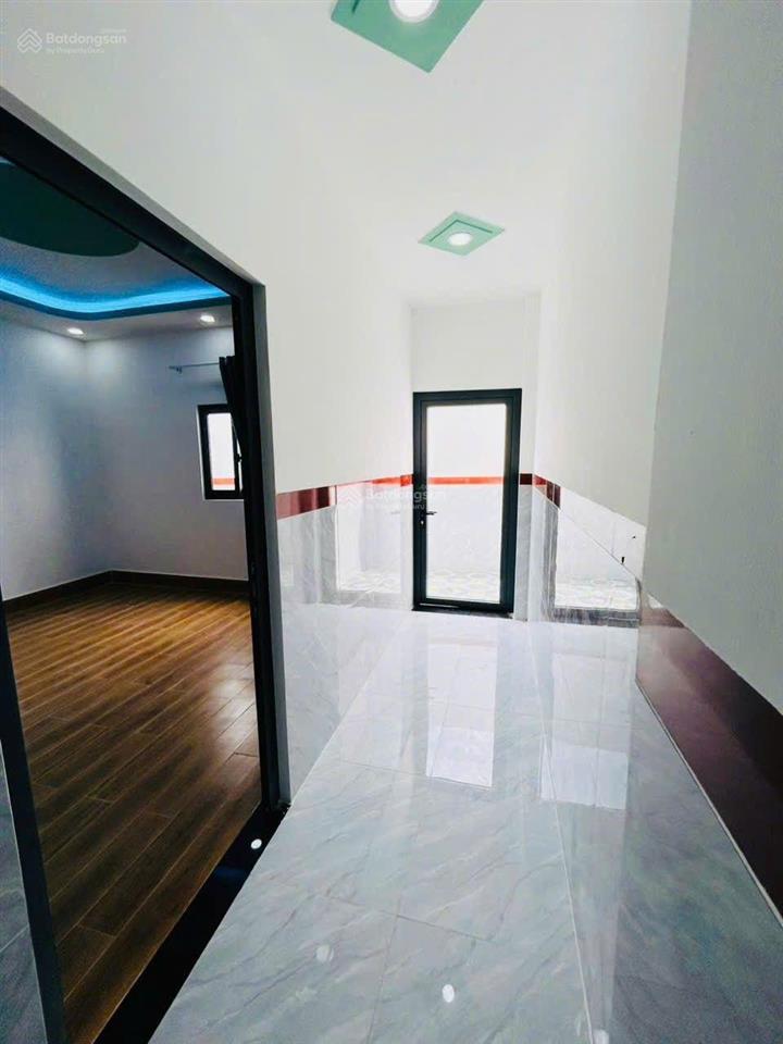 Nhà em cần bán gấp , ngộp lắm rồi anh chị ơi