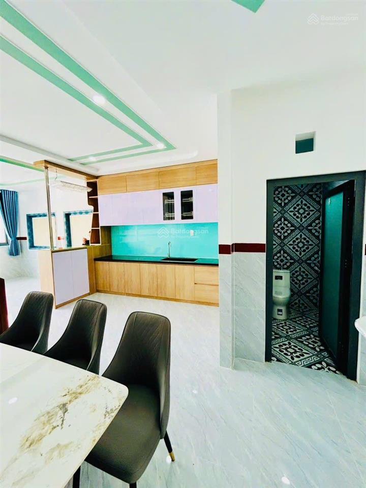 Nhà em cần bán gấp , ngộp lắm rồi anh chị ơi