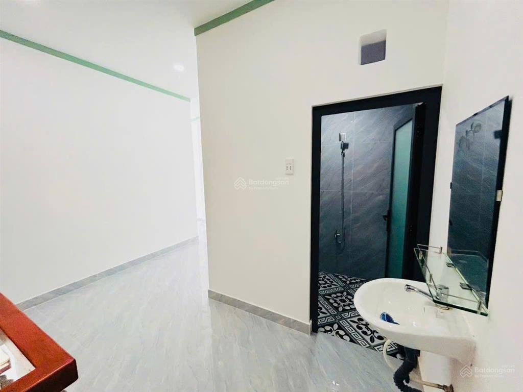 Nhà em cần bán gấp , ngộp lắm rồi anh chị ơi