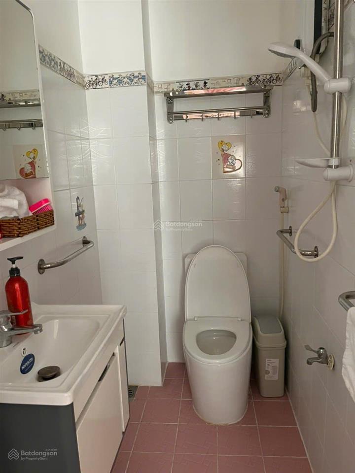Tặng full nội thất! xuất cảnh bán gấp, sát sân bay, dt36m2 x 4 tầng + 5 pn, vuông vức, giá 9,9 tỷ