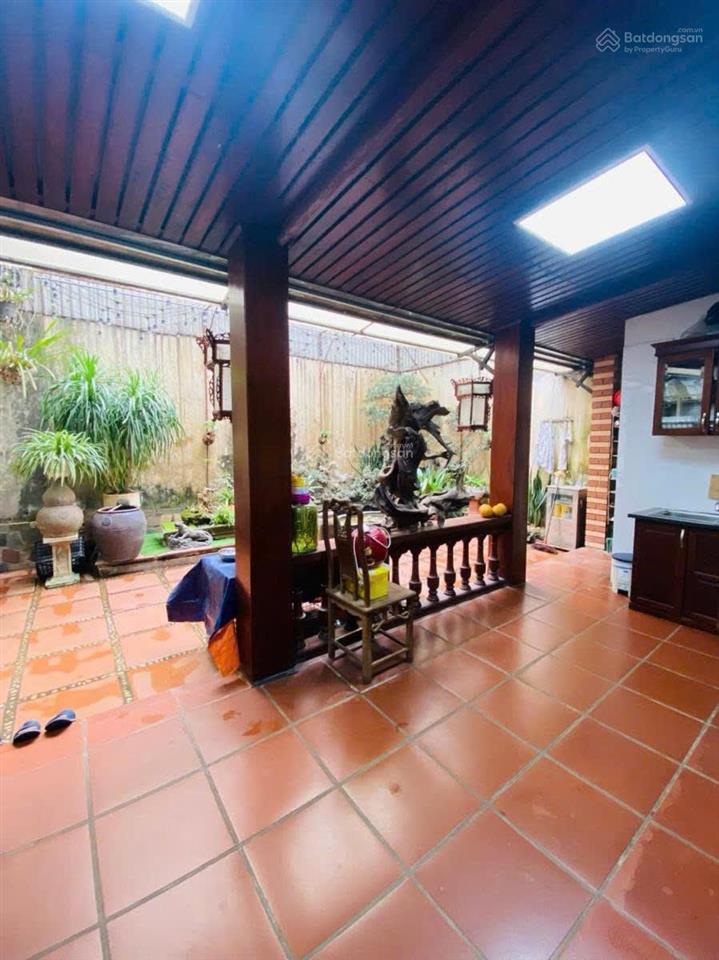 Nhà đẹp phố tân mai, 160m2 x 5t mt 5m oto tránh, ngõ thông gần hồ 24.5 tỷ