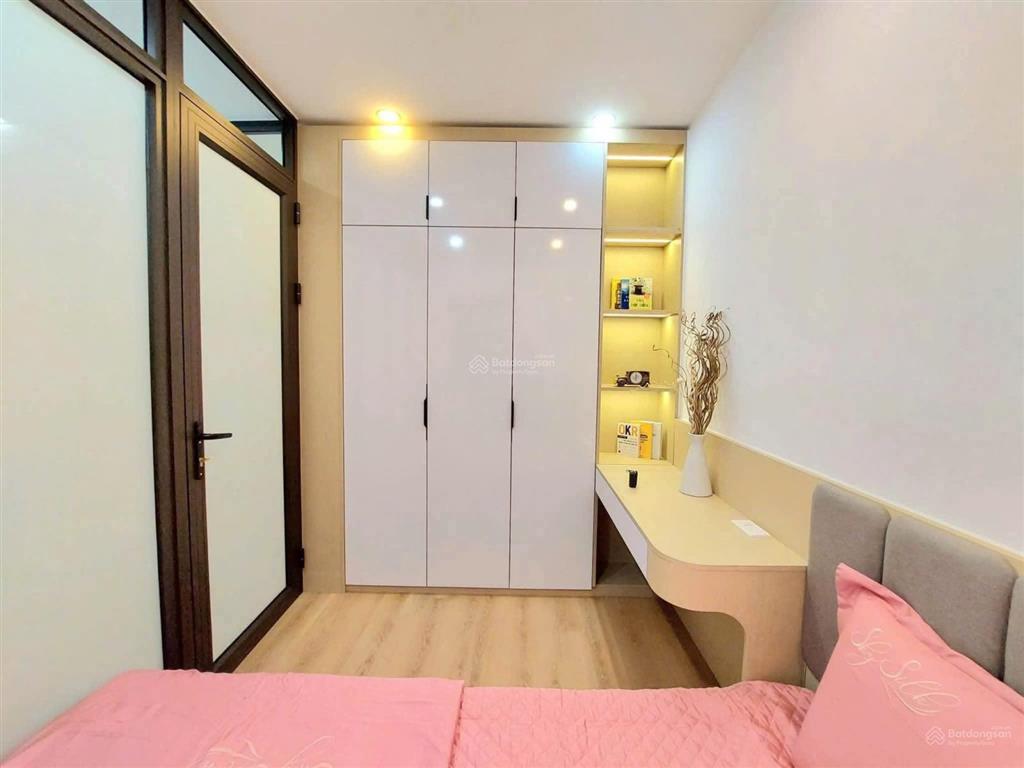 Chính chủ bán căn hộ tập thể sổ đỏ riêng quận hai bà trưng, 75m2, 3pn, nội thất cao cấp giá hơn 2tỷ