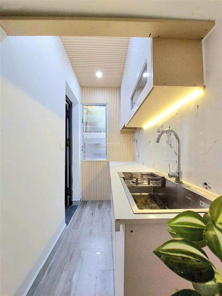 Chính chủ bán căn hộ tập thể sổ đỏ riêng quận hai bà trưng, 75m2, 3pn, nội thất cao cấp giá hơn 2tỷ