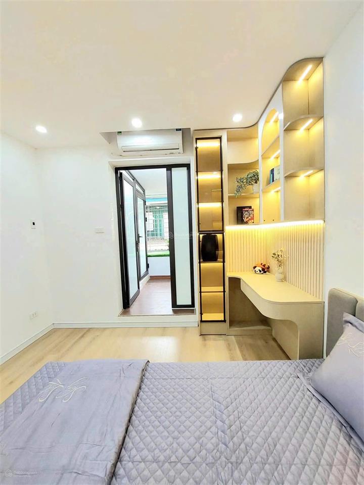 Chính chủ bán căn hộ tập thể sổ đỏ riêng quận hai bà trưng, 75m2, 3pn, nội thất cao cấp giá hơn 2tỷ