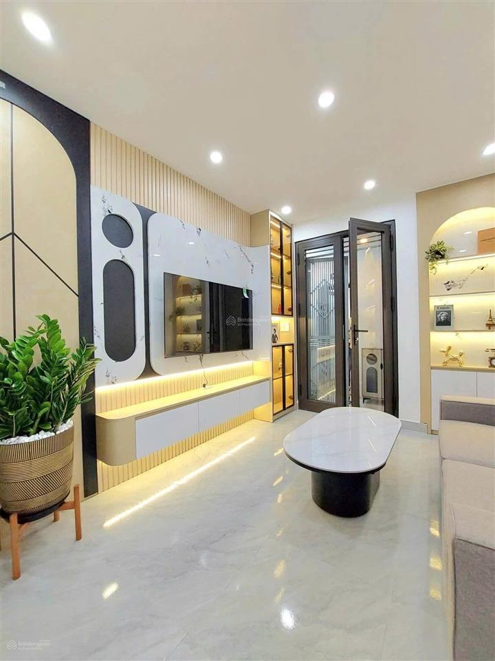 Chính chủ bán căn hộ tập thể sổ đỏ riêng quận hai bà trưng, 75m2, 3pn, nội thất cao cấp giá hơn 2tỷ