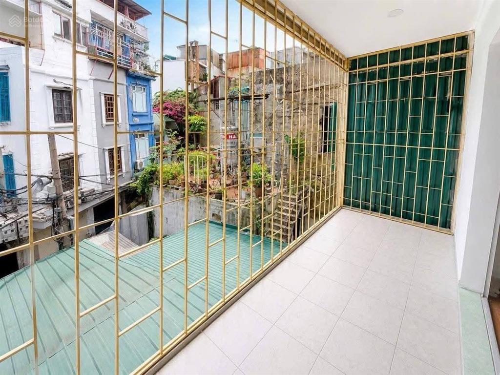 Bán nhà tân mai, hoàng mai, sổ đỏ chính chủ 24m2, thực tế 46m2 nhỉnh 2 tỷ