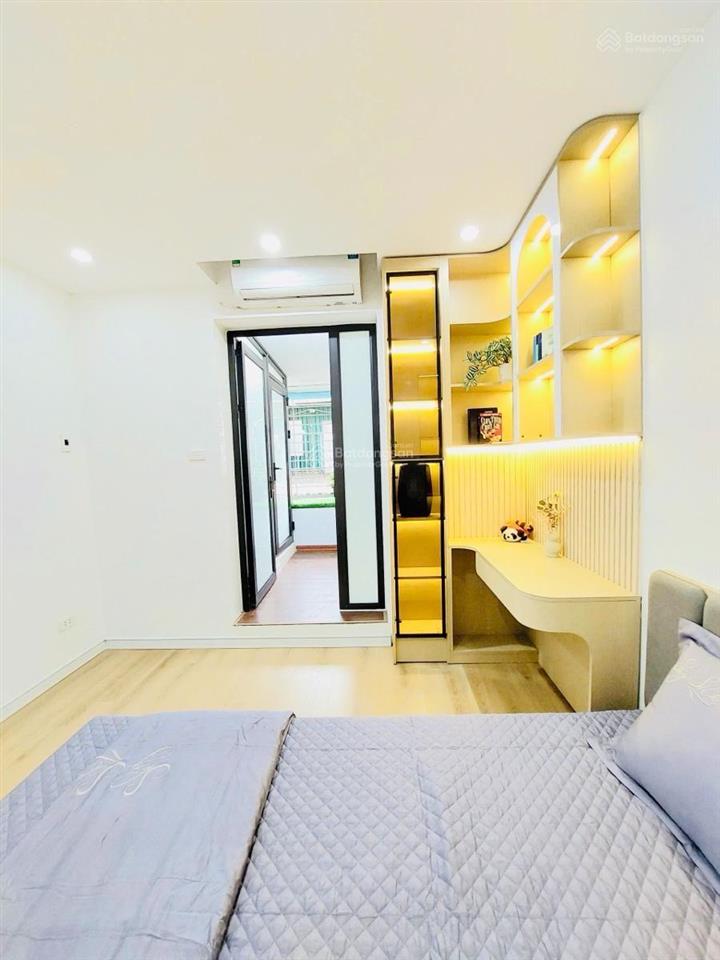 Chính chủ bán căn hộ tập thể sổ đỏ riêng quận hai bà trưng, 75m2, 3pn, nội thất cao cấp giá hơn 2tỷ