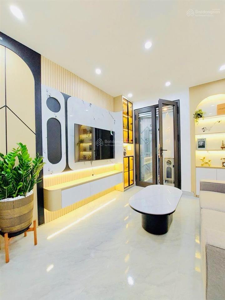 Chính chủ bán căn hộ tập thể sổ đỏ riêng quận hai bà trưng, 75m2, 3pn, nội thất cao cấp giá hơn 2tỷ