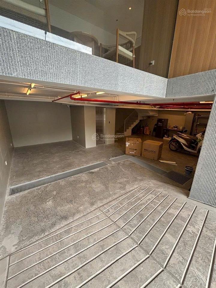 Vvip! toà nhà mặt phố quảng khánh  view hồ tây  khu vực tây nhiều hơn ta 110 x 9t