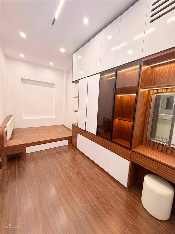1 tỷ tròn! tập thể 80m2 3 ngủ phố lò đúc  ngõ ô tô