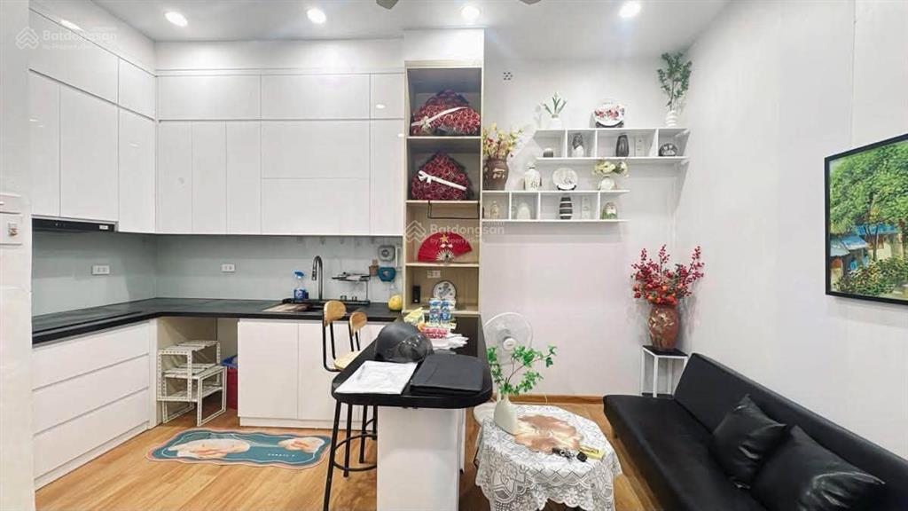Bán nhà tôn đức thắng, 4 tỷ, 29 m2, 3pn, 3wc, ngõ rộng, sổ đỏ chính chủ