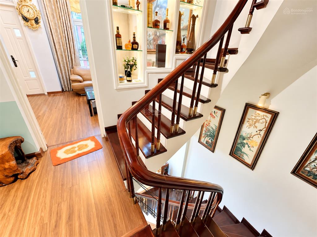 Phân lô hoàng cầu, đống đa, gara ô tô, kinh doanh tốt, 54m2 mặt tiền 5m nhỉnh 16 tỷ