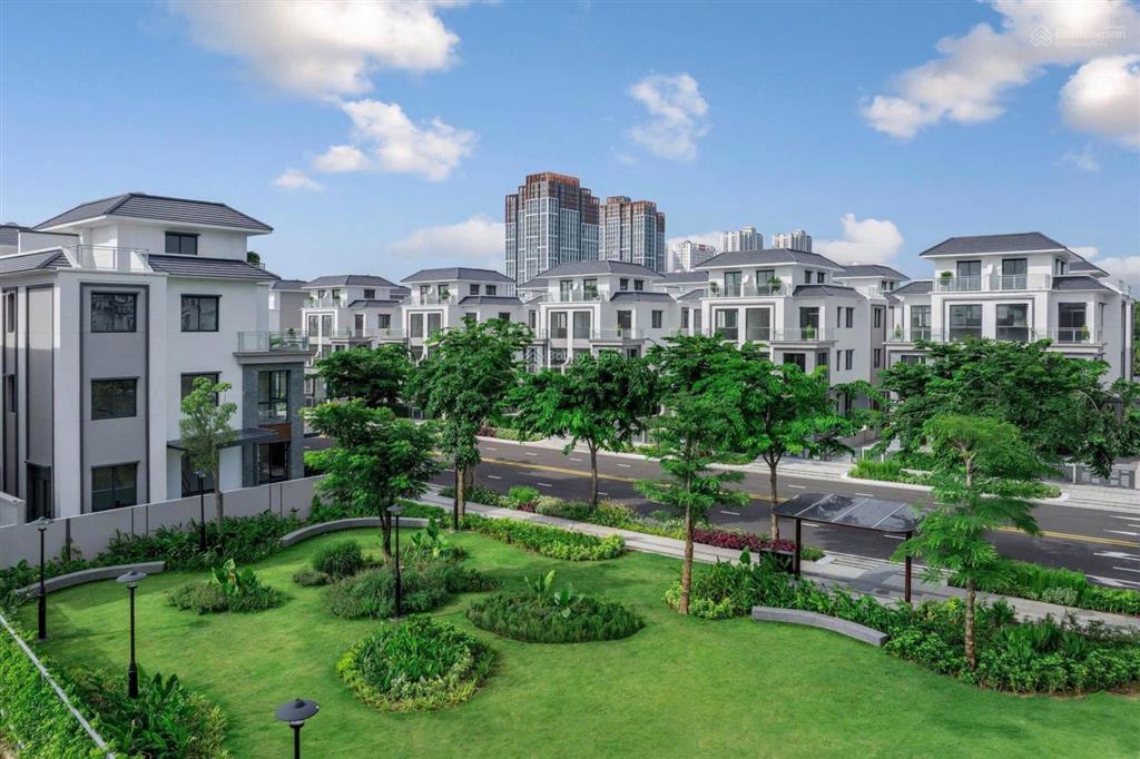 Biệt thự song lập 216m2(9x24) ,4 tầng,mặt tiền đường 25m, khu compound vip quận 2  gladia