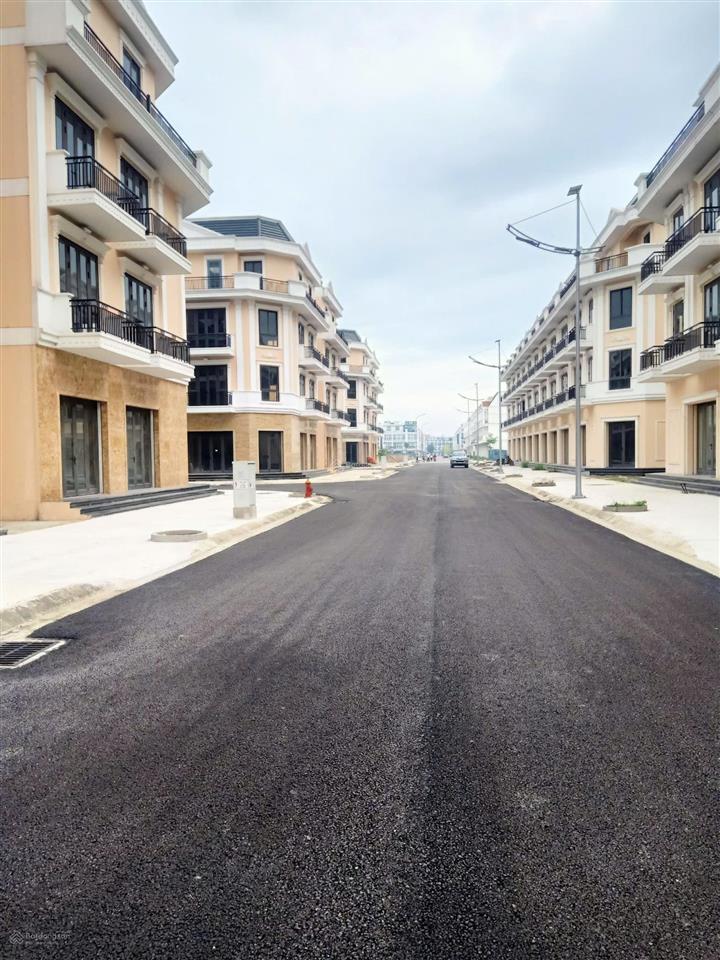 Chỉ nhỉnh 5 tỷ sở hữu nhà liền kề gần 3 kcn lớn tiềm năng tăng giá gấp 1.5 lần