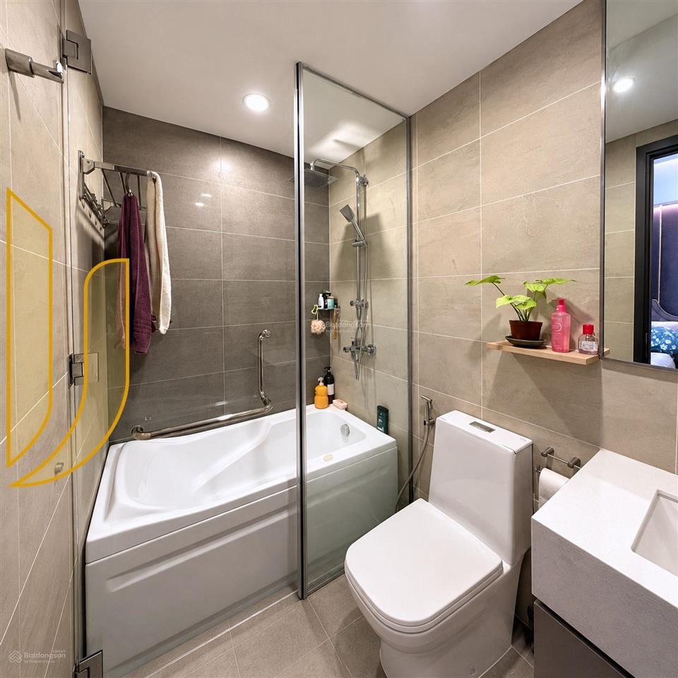 Hiếm có giá tốt] one verandah 2 phòng ngủ giá cực tốt layout đẹp giá chỉ 7.75 tỷ |  0983 847 ***