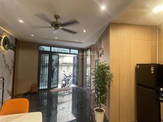 9.xtỷ  chdv 5 tầng  60m2 (6.3x11)  cmt8  hẻm xe hơi thông thoáng  ngang lớn 6m