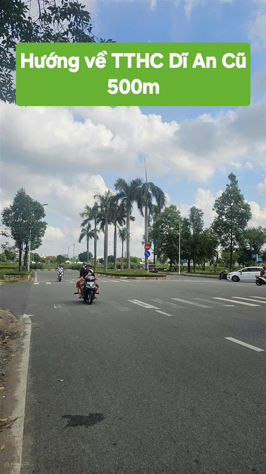 Cần bán nhà mặt tiền trong khu quảng trường xanh  green square (big c dĩ an)