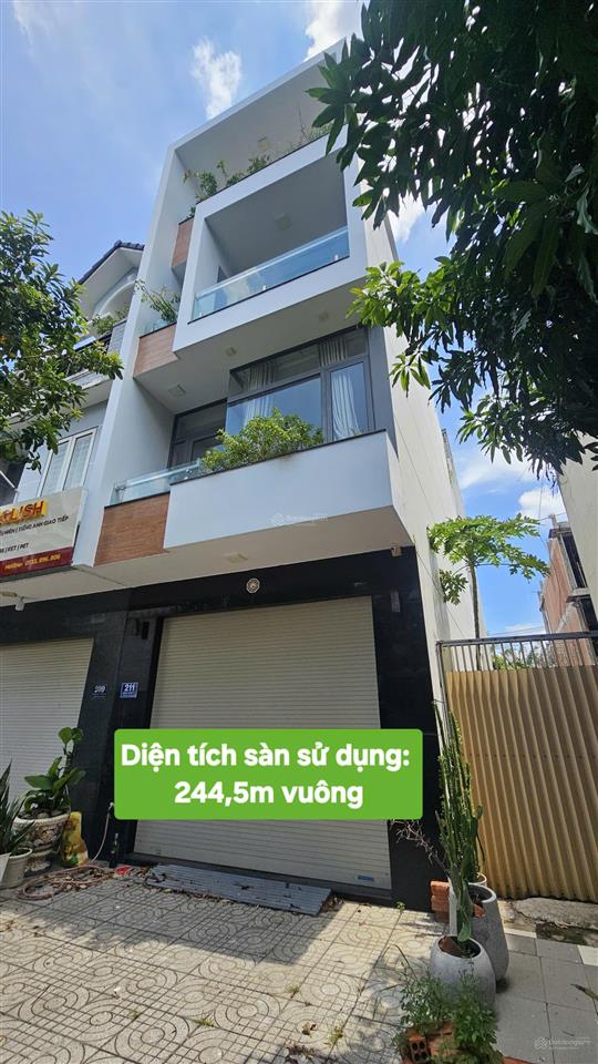 Cần bán nhà mặt tiền trong khu quảng trường xanh  green square (big c dĩ an)