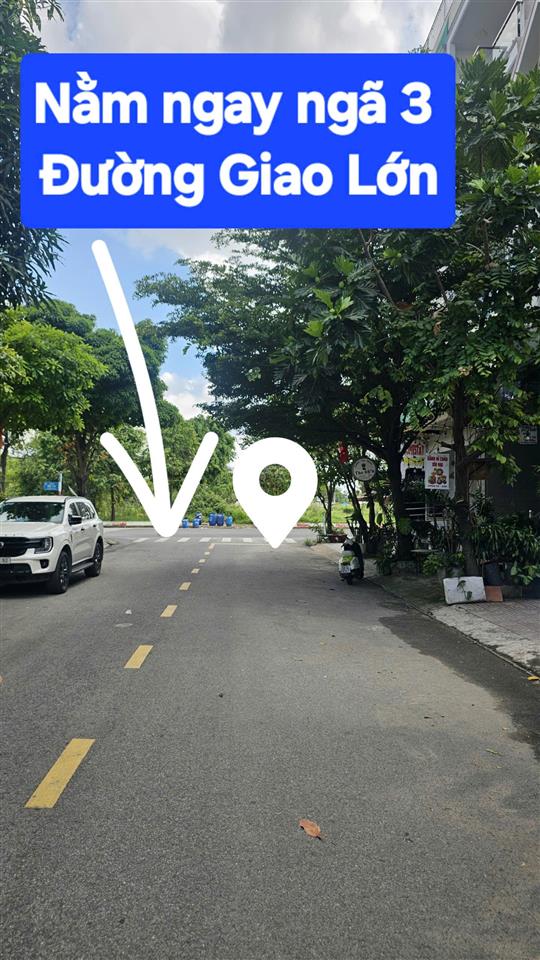 Cần bán nhà mặt tiền trong khu quảng trường xanh  green square (big c dĩ an)